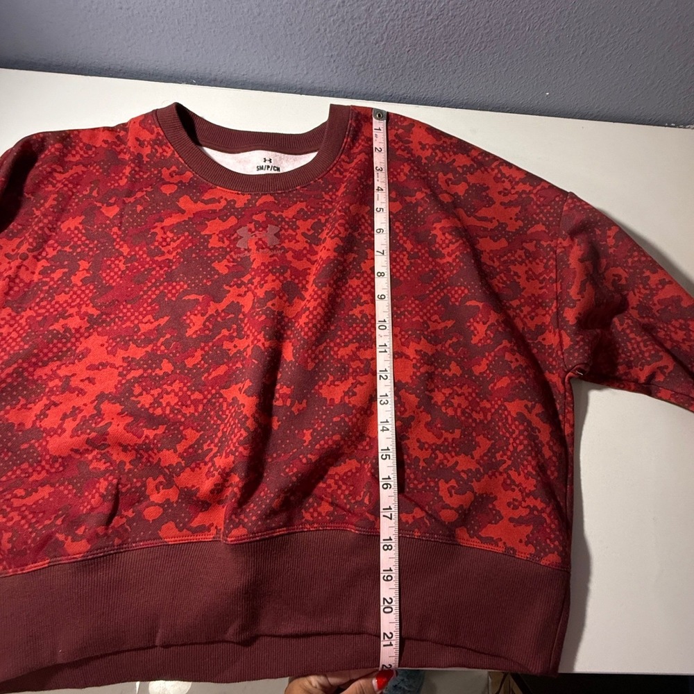 Under Armour Sweatshirt Womens Medium Red Camo Cropped Pullover Excellent - Picture 7 of 9